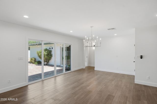 5140 E OSBORN Road, Phoenix, AZ 85018