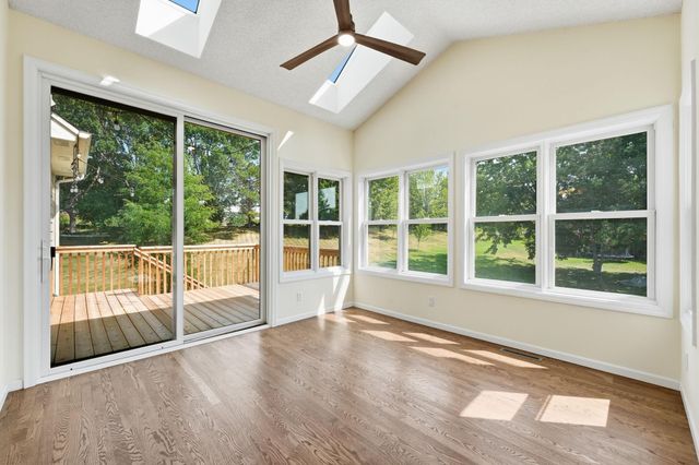 2715 Edgewater Bay, Woodbury, MN 55125