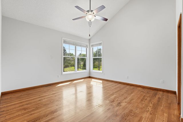 2715 Edgewater Bay, Woodbury, MN 55125