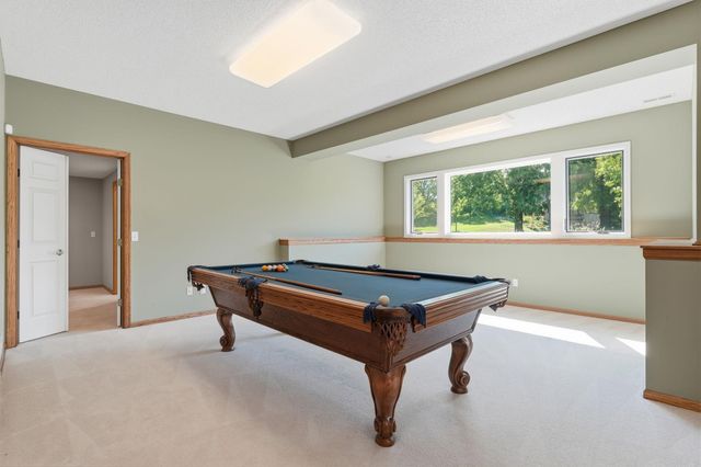 2715 Edgewater Bay, Woodbury, MN 55125