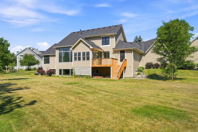 2715 Edgewater Bay, Woodbury, MN 55125