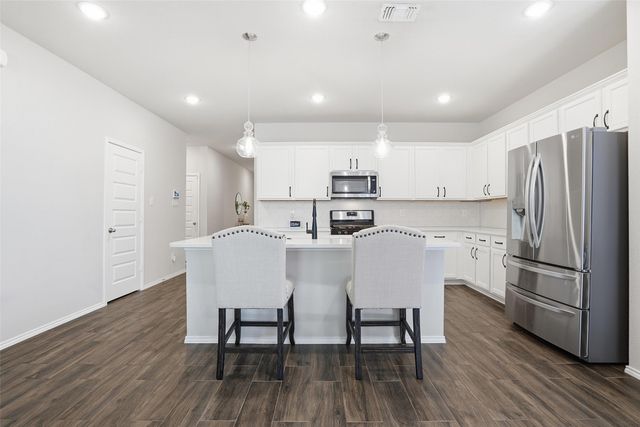 10909 Golden Barrel Court, Fort Worth, TX 76108