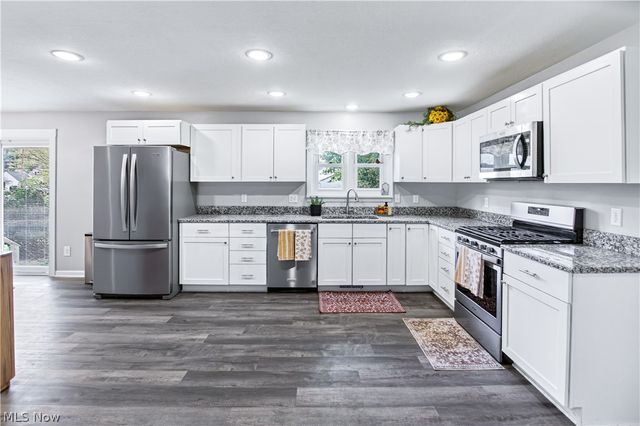 39422 Chestnut Ridge Road, Elyria, OH 44035
