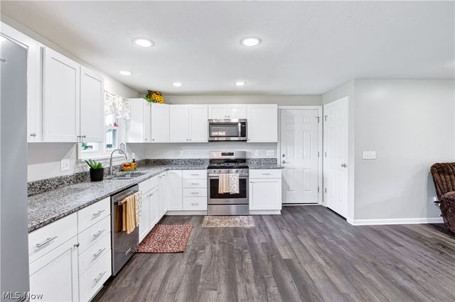 39422 Chestnut Ridge Road, Elyria, OH 44035