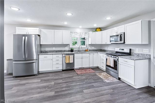39422 Chestnut Ridge Road, Elyria, OH 44035