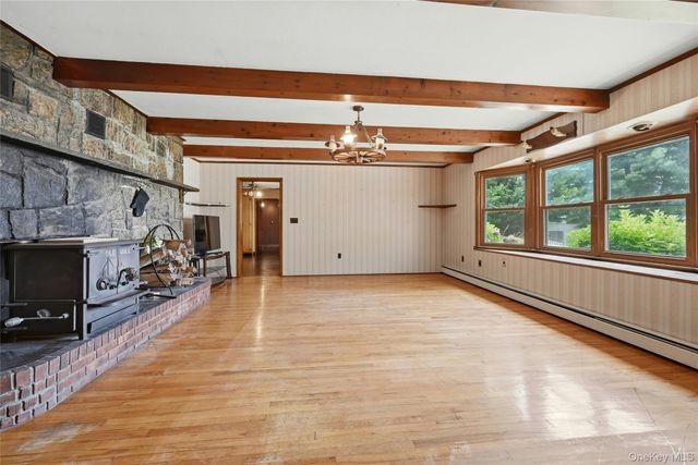 31 Tuthill Point Road, East Moriches, NY 11940
