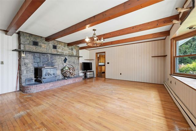 31 Tuthill Point Road, East Moriches, NY 11940