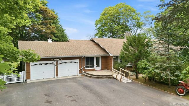 31 Tuthill Point Road, East Moriches, NY 11940