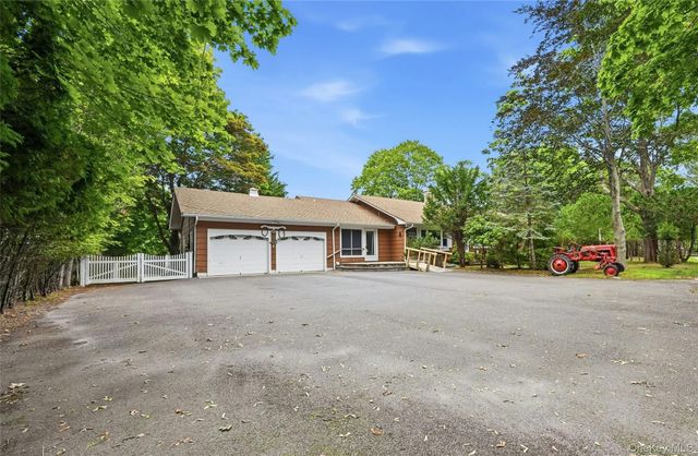 31 Tuthill Point Road, East Moriches, NY 11940