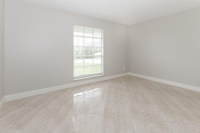 417 NE Cornwall Ave, Port St Lucie, FL 34983