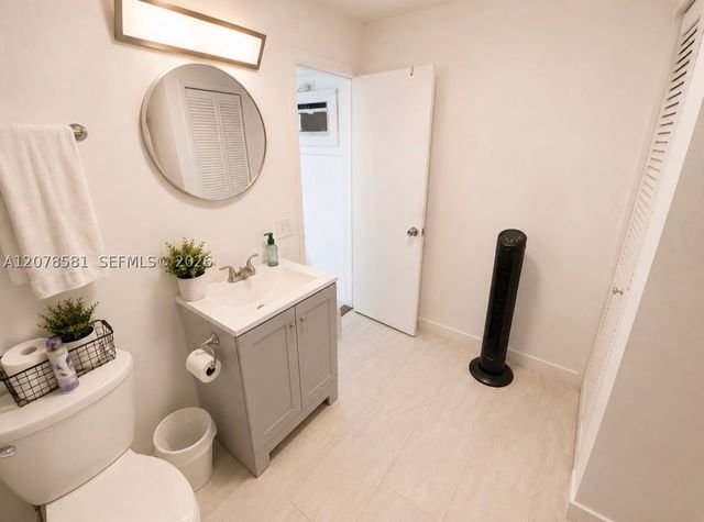 5920 NE 1st Terrace, Fort Lauderdale, FL 33334