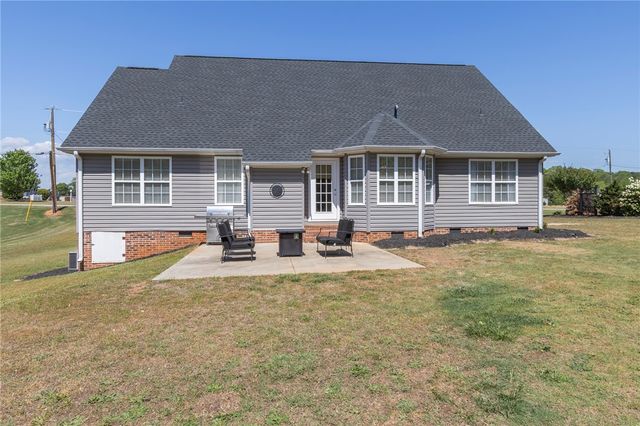208 Mahaffey Road, Williamston, SC 29697