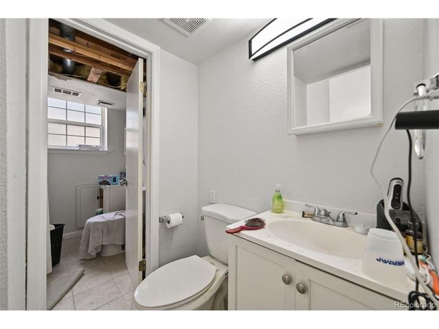 3480 S Akron St 8, Denver, CO 80231