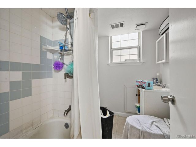 3480 S Akron St 8, Denver, CO 80231