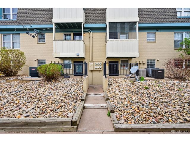 3480 S Akron St 8, Denver, CO 80231