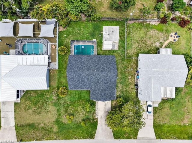 209 NE 9th CT, Cape Coral, FL 33909