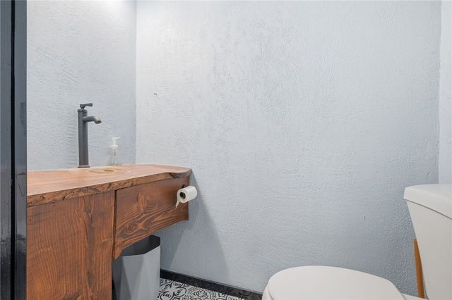 502 Walnut Ave, Clairton, PA 15025