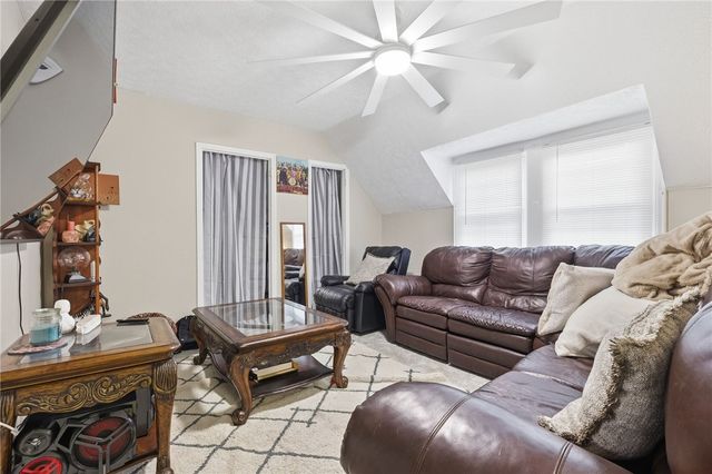 502 Walnut Ave, Clairton, PA 15025