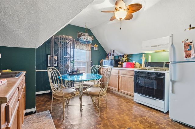 502 Walnut Ave, Clairton, PA 15025