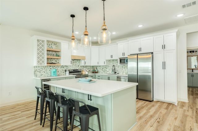 312 Seabean Street, Surfside Beach, TX 77541