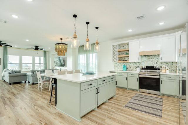 312 Seabean Street, Surfside Beach, TX 77541
