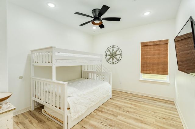 312 Seabean Street, Surfside Beach, TX 77541