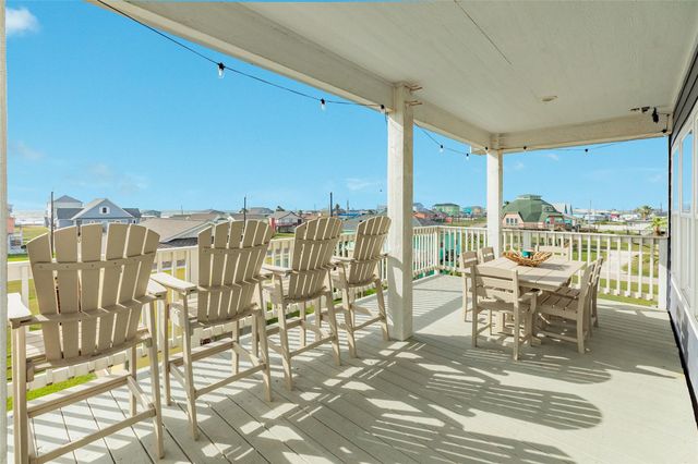 312 Seabean Street, Surfside Beach, TX 77541