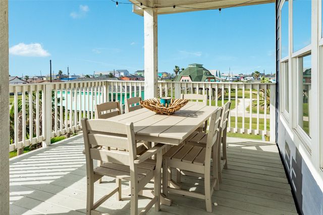 312 Seabean Street, Surfside Beach, TX 77541