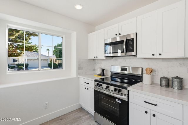 4618 E CHARLESTON Avenue, Phoenix, AZ 85032