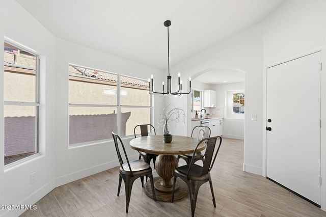 4618 E CHARLESTON Avenue, Phoenix, AZ 85032