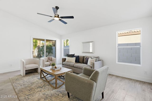 4618 E CHARLESTON Avenue, Phoenix, AZ 85032