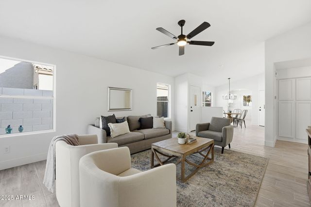 4618 E CHARLESTON Avenue, Phoenix, AZ 85032