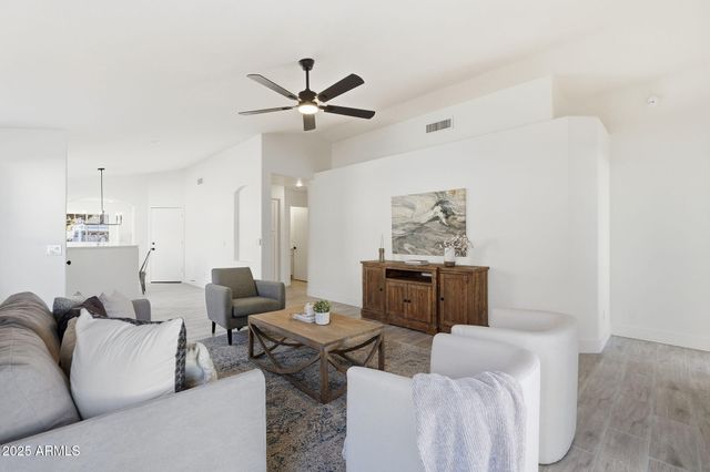 4618 E CHARLESTON Avenue, Phoenix, AZ 85032