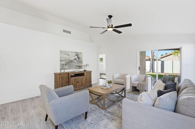 4618 E CHARLESTON Avenue, Phoenix, AZ 85032