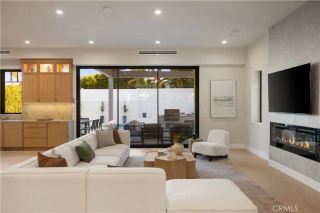 1658 5th, Manhattan Beach, CA 90266