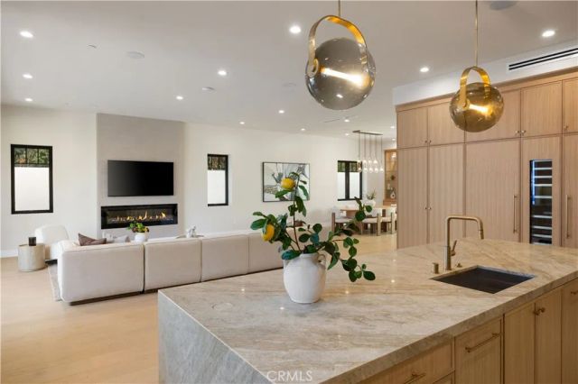 1658 5th, Manhattan Beach, CA 90266