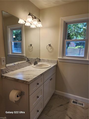 685 Lord Dunmore DR, Virginia Beach, VA 23464