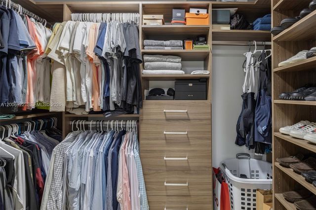 3370 Hidden Bay Dr 409, Aventura, FL 33180