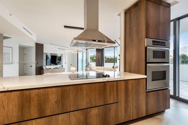 3370 Hidden Bay Dr 409, Aventura, FL 33180