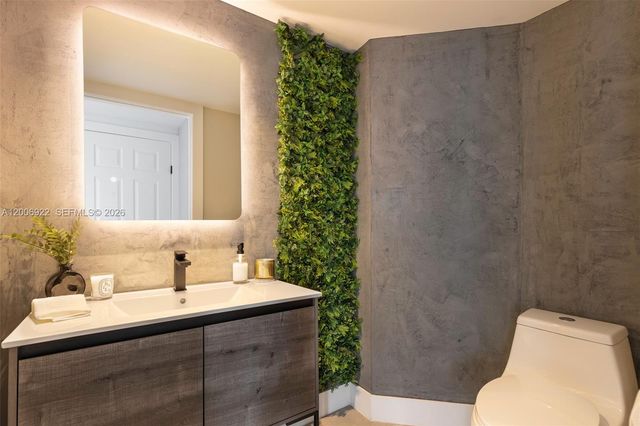 3370 Hidden Bay Dr 409, Aventura, FL 33180