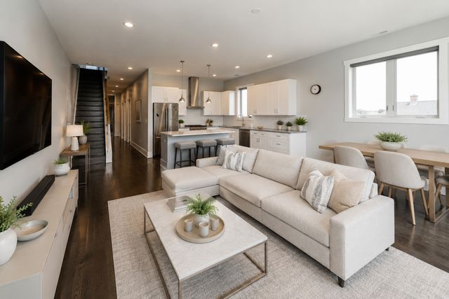 2018 S Loomis Street 3, Chicago, IL 60608