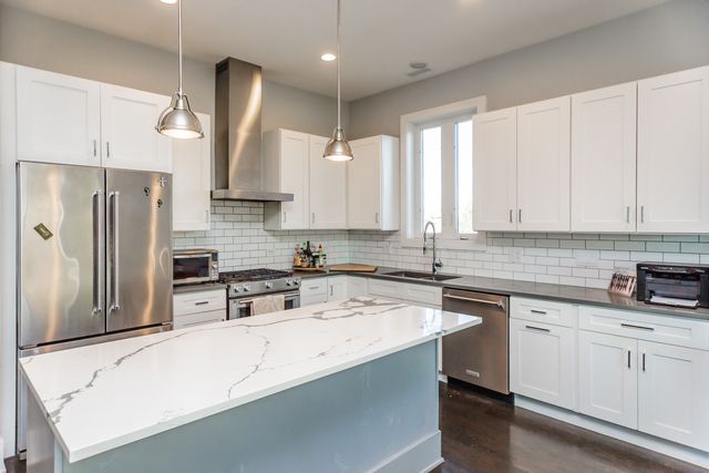 2018 S Loomis Street 3, Chicago, IL 60608