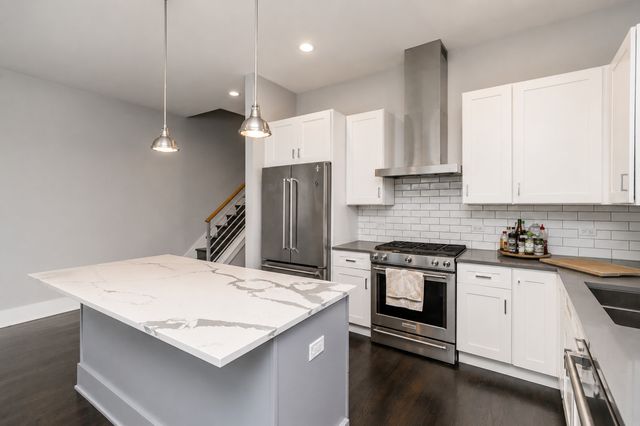 2018 S Loomis Street 3, Chicago, IL 60608