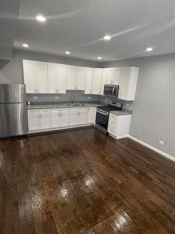 2731 S Whipple Street, Chicago, IL 60623