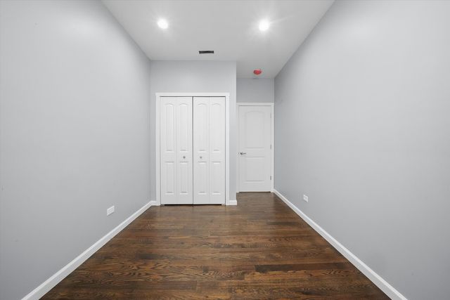 2731 S Whipple Street, Chicago, IL 60623