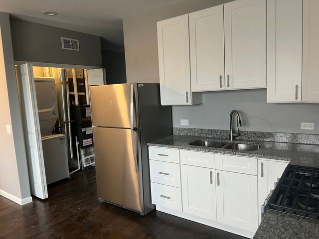 2731 S Whipple Street, Chicago, IL 60623