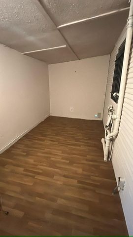 1038 E Maddox Avenue, Fort Worth, TX 76104