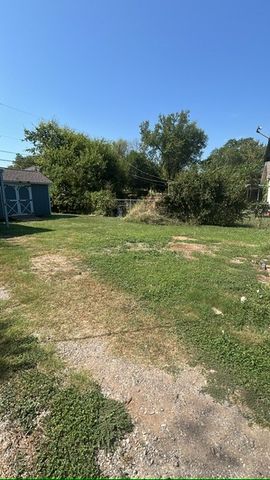 1038 E Maddox Avenue, Fort Worth, TX 76104
