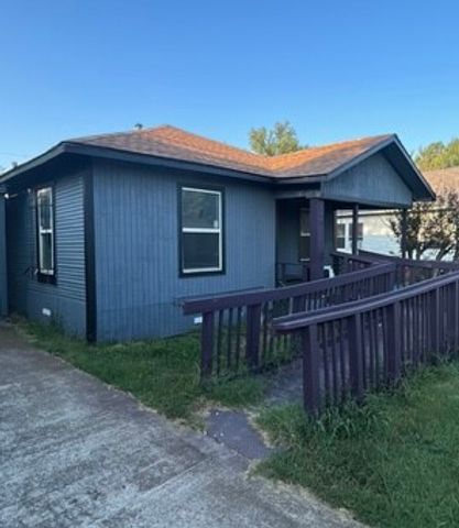 1038 E Maddox Avenue, Fort Worth, TX 76104