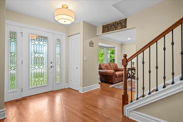 2925 Parkside Drive, Highland Park, IL 60035